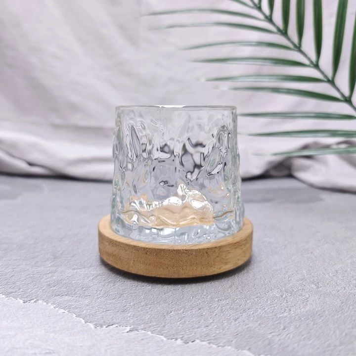 Dekorative Glastasse für den Haushalt