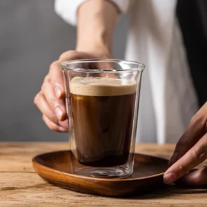 Doppelwandige Kaffeetasse aus Glas