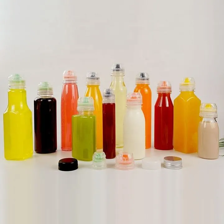 Botellas de bebidas de colores, con diferentes formas y capacidades