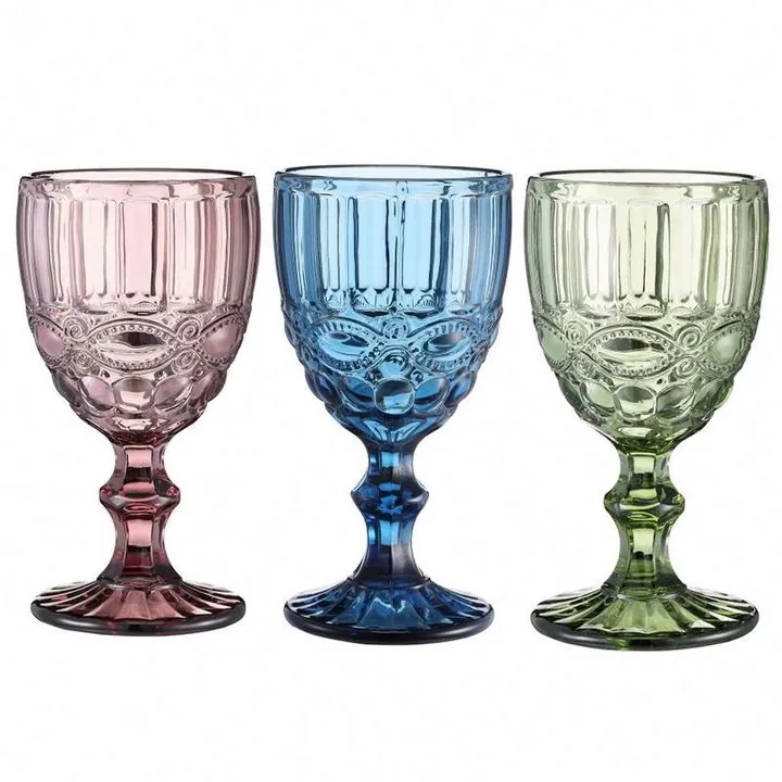 Coupes en relief roses, bleues et vertes