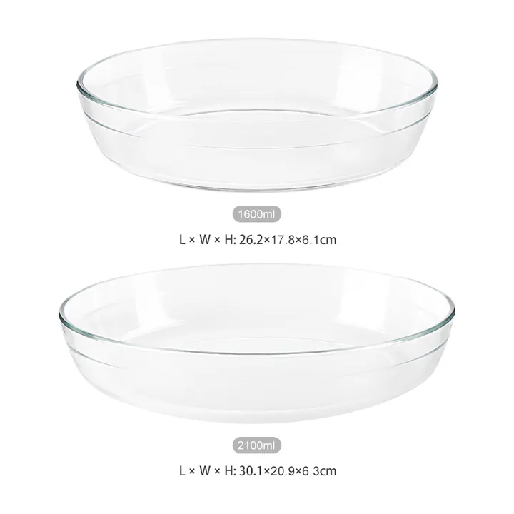Deux plats de cuisson ovales en verre de tailles différentes
