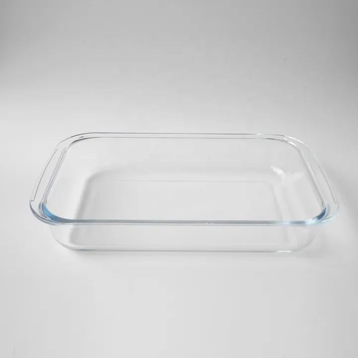 Plat à gratin rectangulaire en verre transparent avec poignées sur les côtés