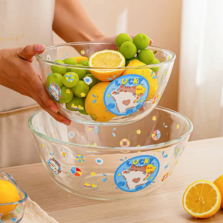 Saladiers à fruits en verre transparent ornés d'un motif coloré représentant des personnages de dessins animés