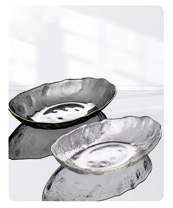 Plateaux à fruits en verre irrégulier, transparents et gris fumé, avec bordure dorée