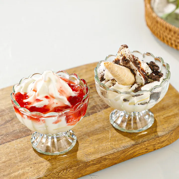Glass sundae cup